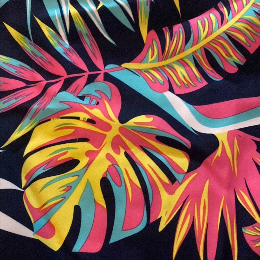 Original Use Colorful Patterned Garment - Picture 7 of 8